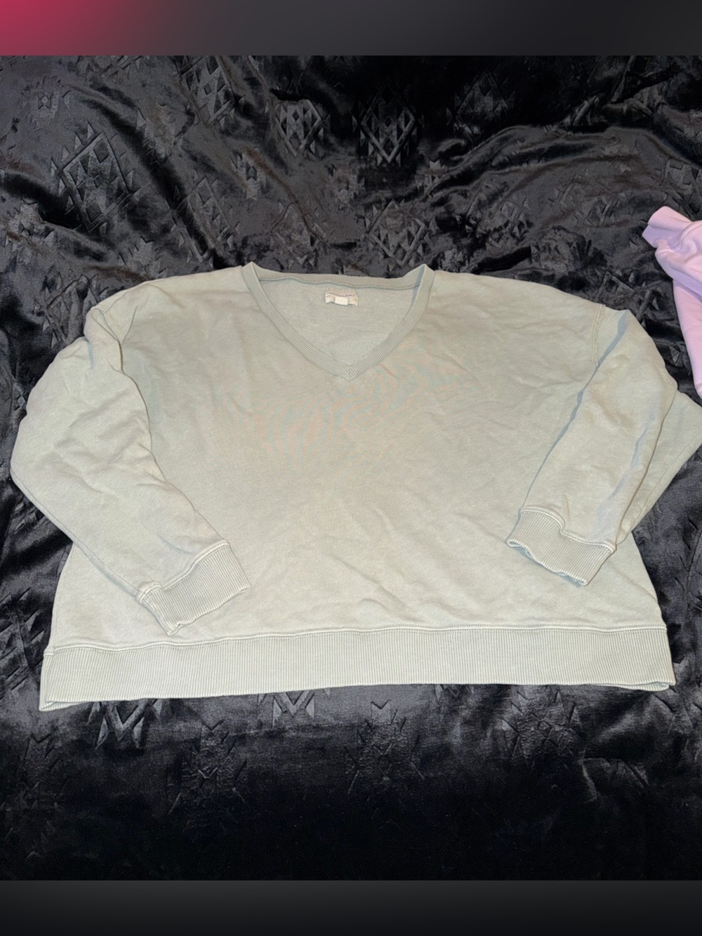American Eagle Outfitters Light Sage V-Neck Pullover OLIVE colour